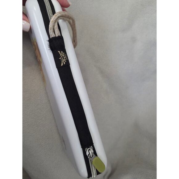 Nintendo 3DS Zelda Case White Zip Around Protector - Picture 5 of 7